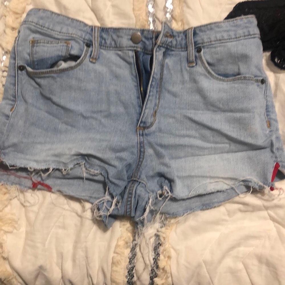 Blue jean cutoff shorts